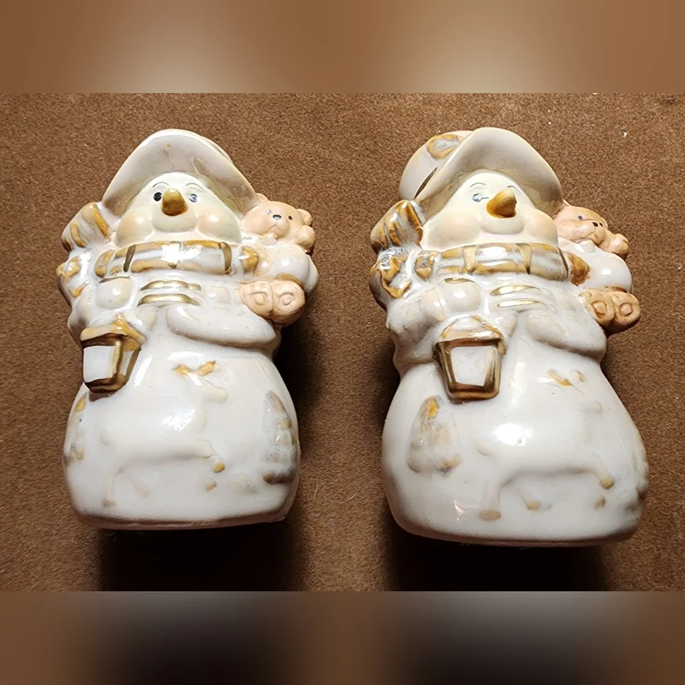 Snowman salt and pepper shakers